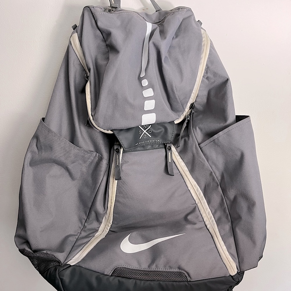 Nike elite bag